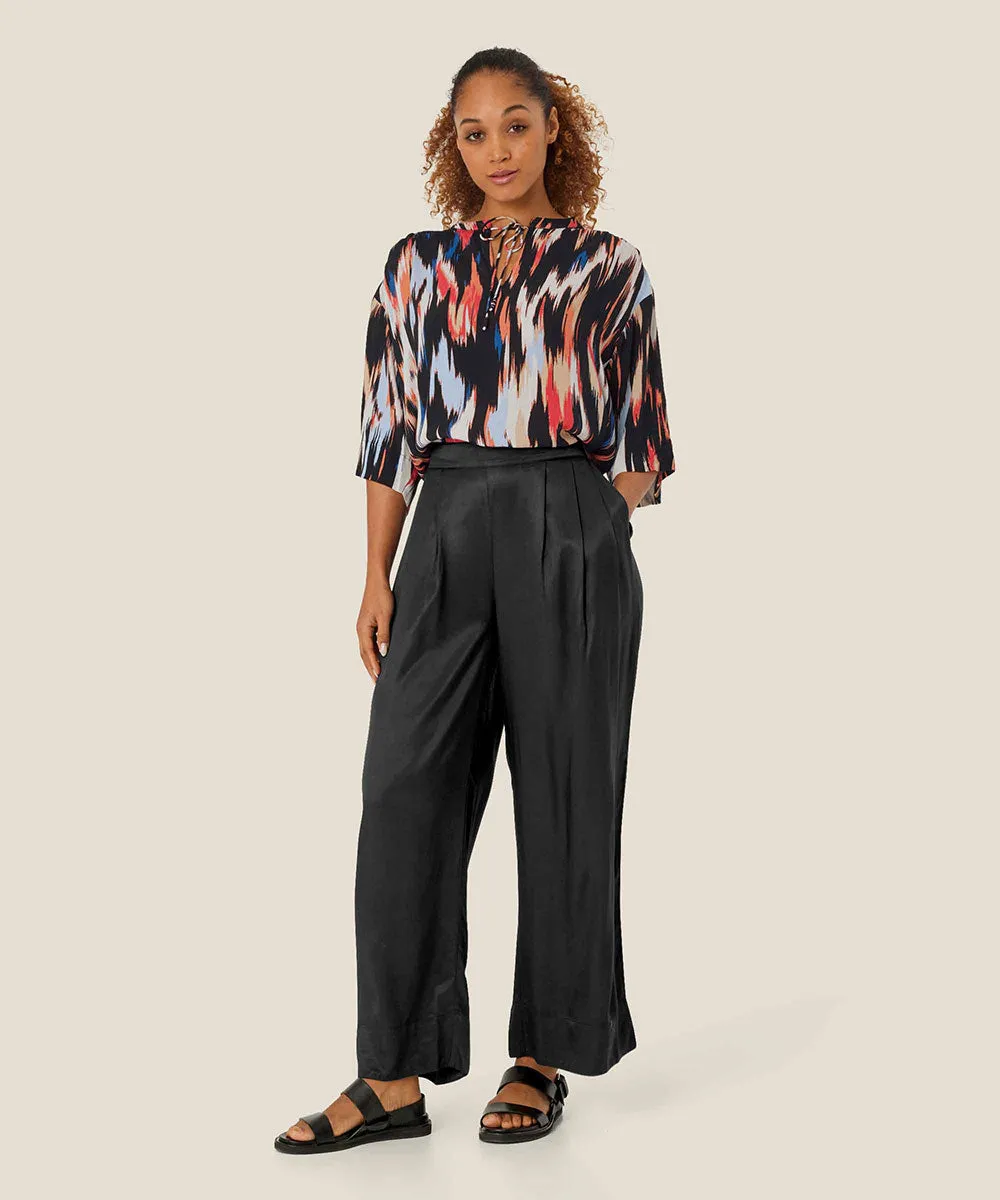 Boniti Tie-Neck Top