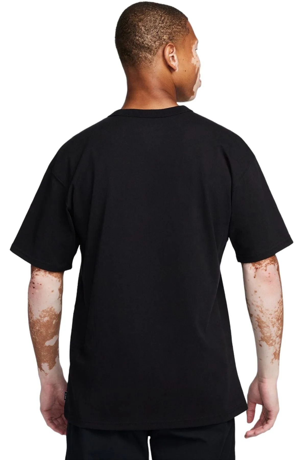 Nike Sportswear Premium Essentials Pocket T-Shirt
