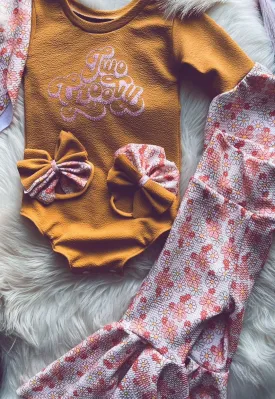 Two Groovy Outfit