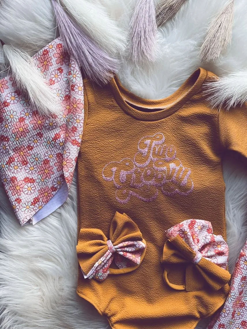 Two Groovy Outfit