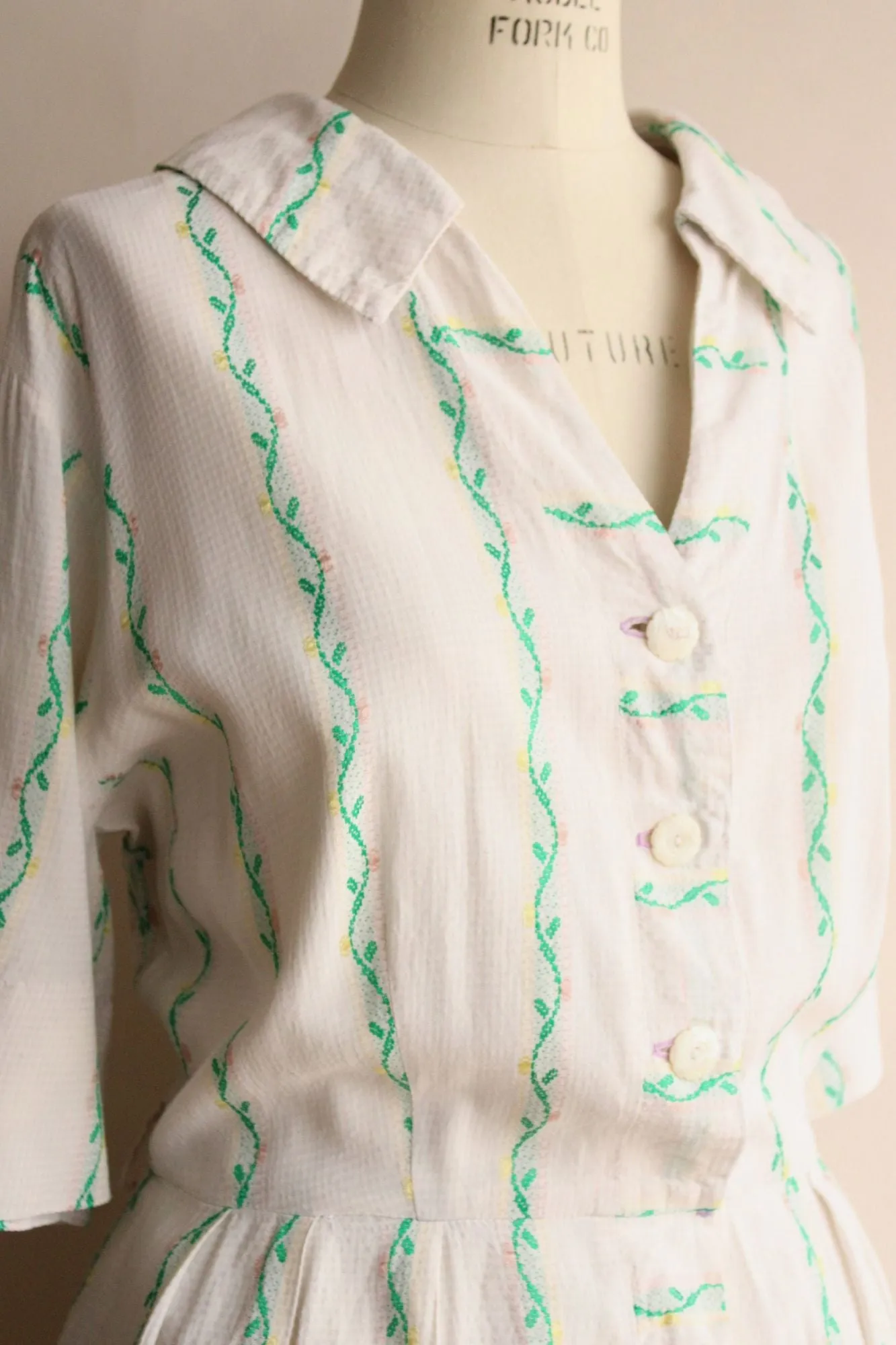 Vintage 1940s 1950s Volup Cotton Shirtwaist Dress with Pocket
