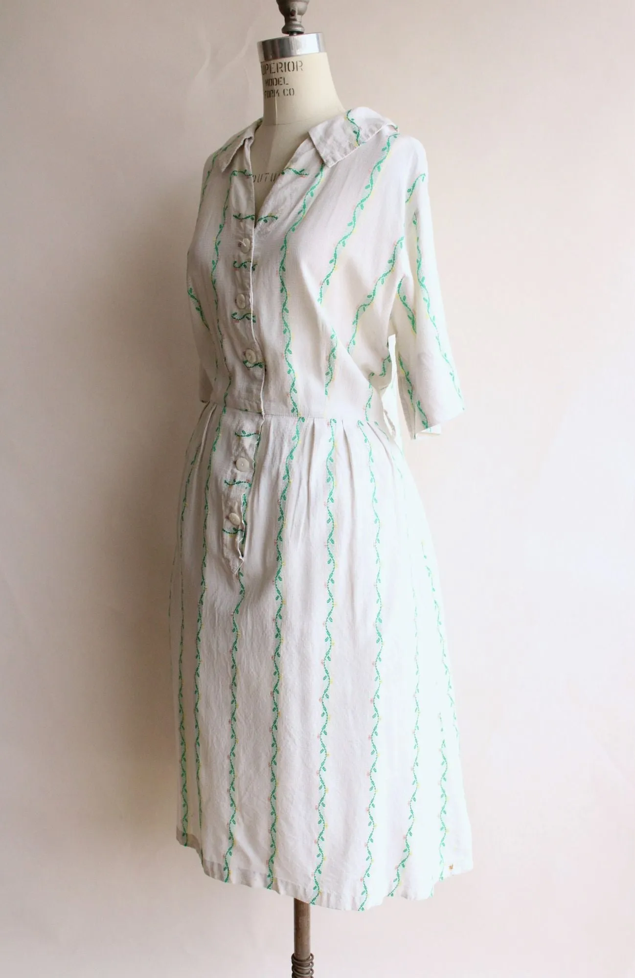 Vintage 1940s 1950s Volup Cotton Shirtwaist Dress with Pocket