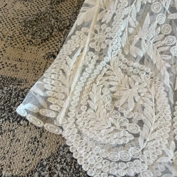 White Lace Sleeveless Blouse Tank